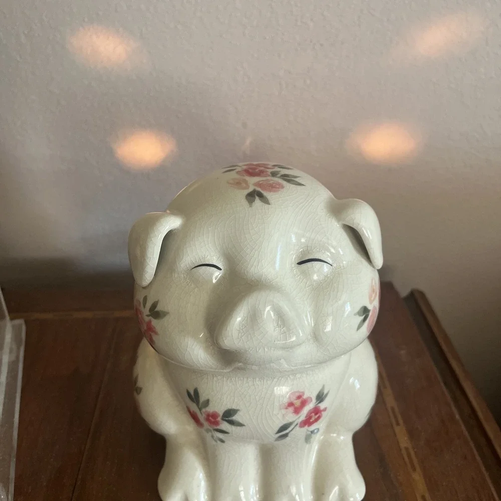 The Unbranded Brand flying cottagecore collectible